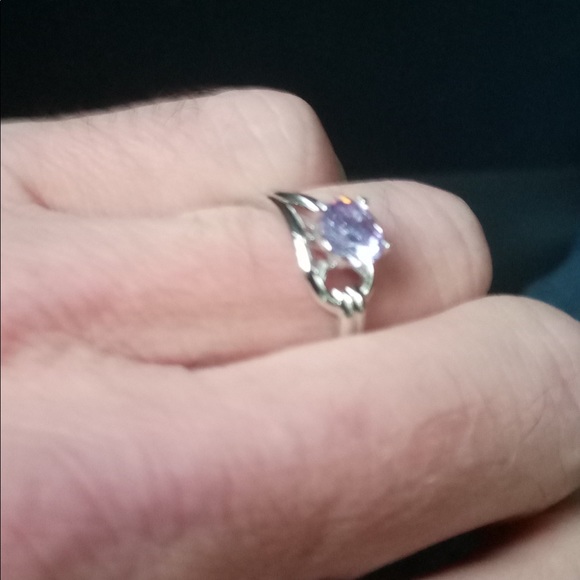 Silver ring with light purple stone - Picture 2 of 4